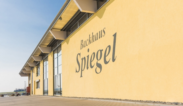 Backhaus-Baeckerei-Spiegel